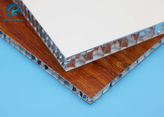 Folia samoprzylepna o niskiej temperaturze do aluminiowego panelu kompozytowego o strukturze plastra miodu