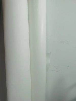 Folie samoprzylepne o grubości 0,12 mm do aluminiowego panelu kompozytowego o strukturze plastra miodu